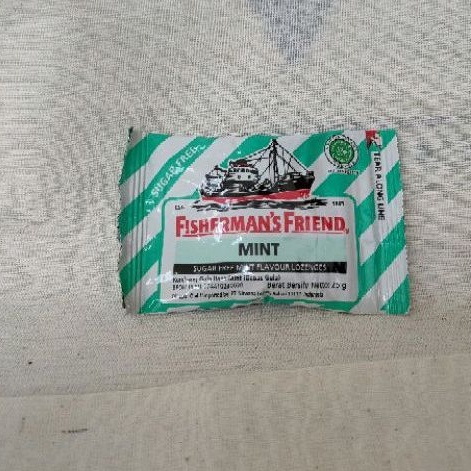 

Fisherman's friend MINT Flavour Lozenges permen fisherman PUTIH HIJAU MUDA