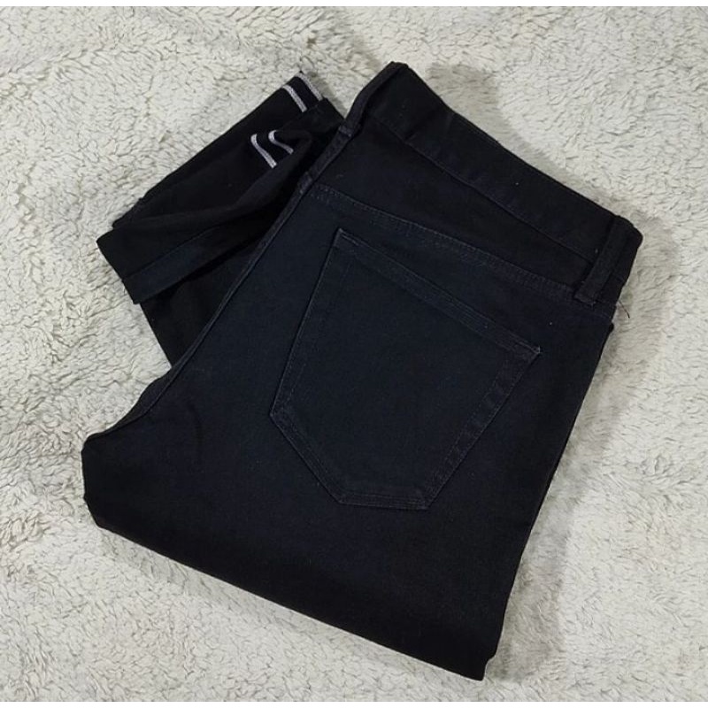 CELANA UNIQLO SELVEDGE SLIM FIT STRETCH SECOND