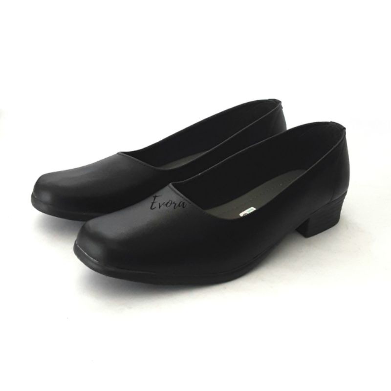 Sepatu pantofel wanita hitam polos hak 3 cm || Sepatu kerja wanita hitam formal dinas kantor sekolah