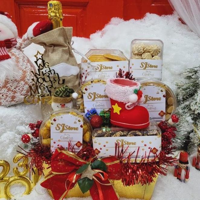 

TERJAMIN PAKET DEKORASI HAMPERS NATAL CHRISTMAS PARCEL HADIAH KUE G6416BUJN