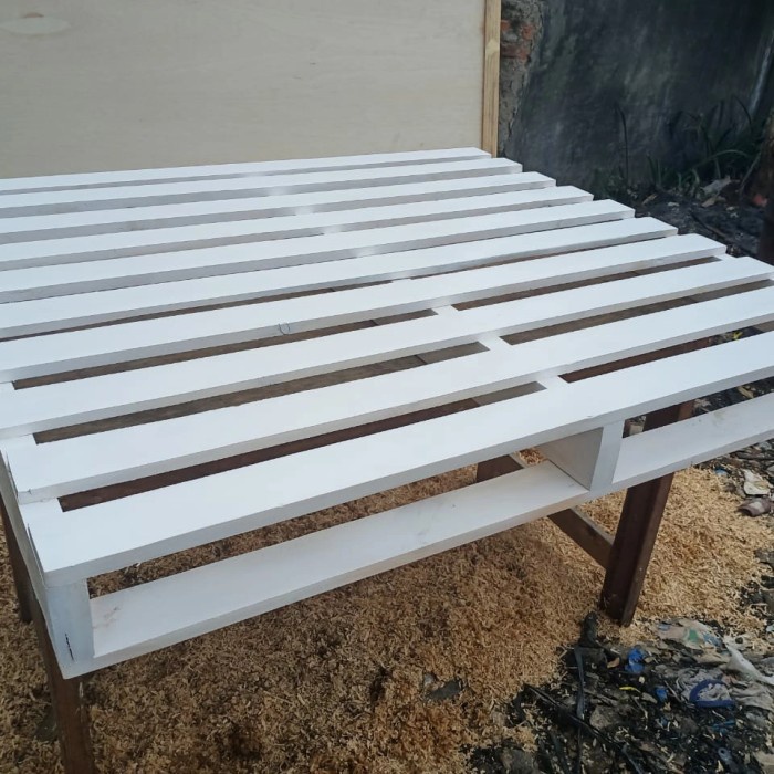 

Terlaris Palet Kayu Tatakan Kasur 100X120X12Cm Sudah Dicat Putih Duco