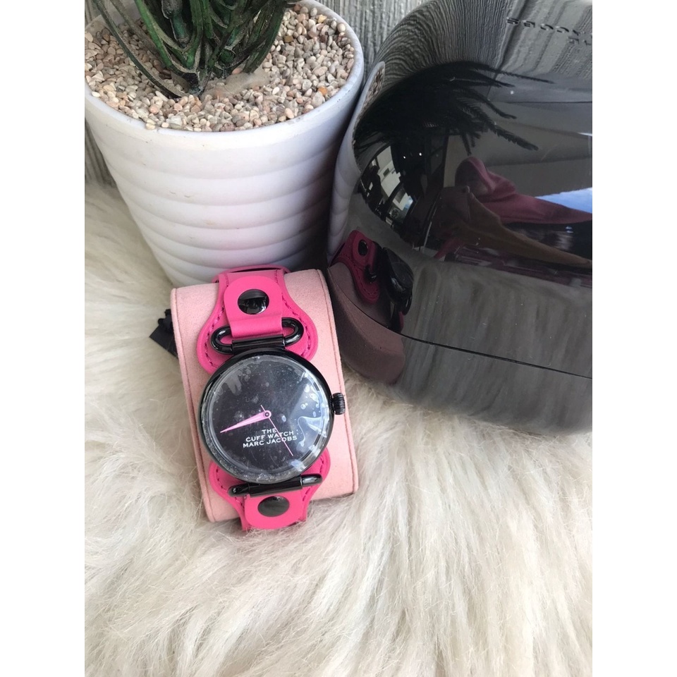jam tangan BRANDED ORI  The Cuff Watch MJ0120179296 Ladies Black Dial Pink Leather Strap