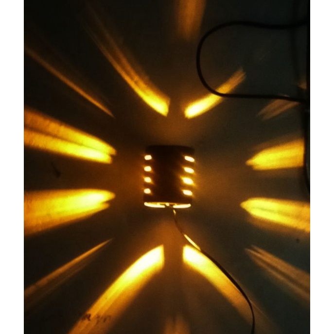 lampu hias kamar tidur minimalis murah, lampu paralon PVC, lampu tempel, ruang tamu, meja.