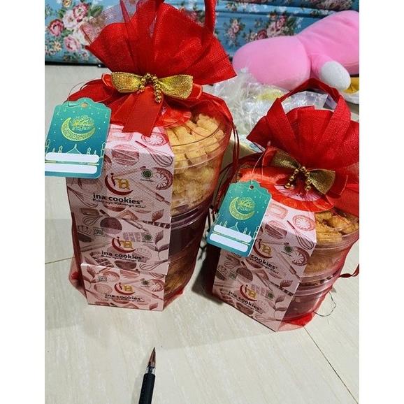 

PAKET HAMPERS KUE KERING CANTIK NATAL DAN LEBARAN UNTUK KERABAT ATAU G6416BUJN