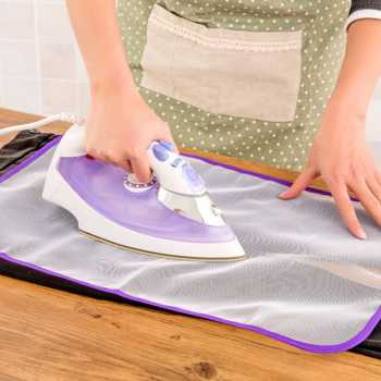 Alas Setrika Baju Mesh Heat Inculation 40x60 cm Bentuk Jaring / Ironing Mat Protective Cloth Alas Gosokan Setrika Sterika Baju Anti Gosong Bolong / Cover Setrika Pelindung Baju Setrika Anti Panas Lengket /Pelapis Setrika Baju Pakaian Laundry Ironing Sheet