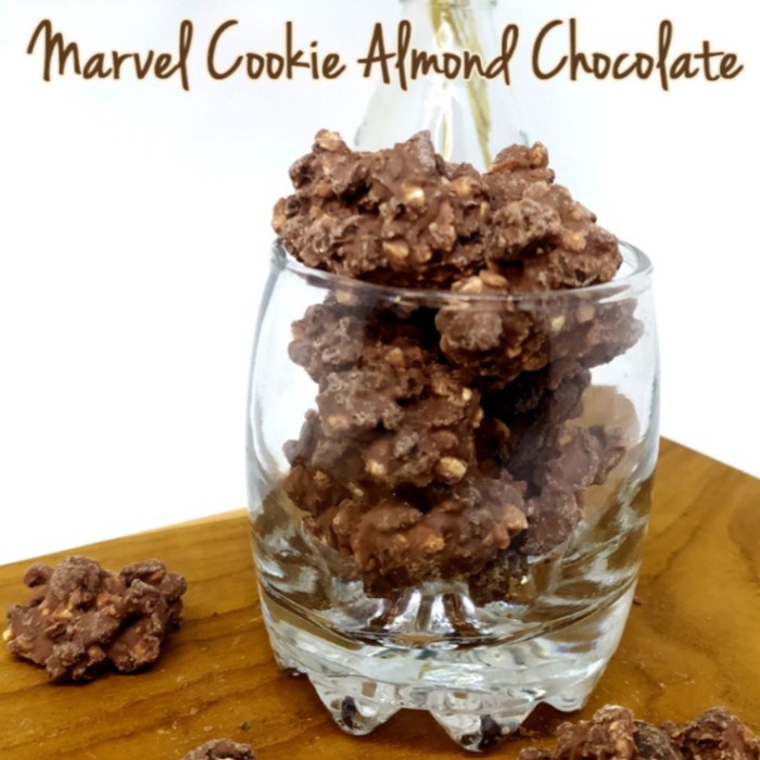

400gr Marvel Cookie & Almond - Coklat susu isi Biskuit Almond