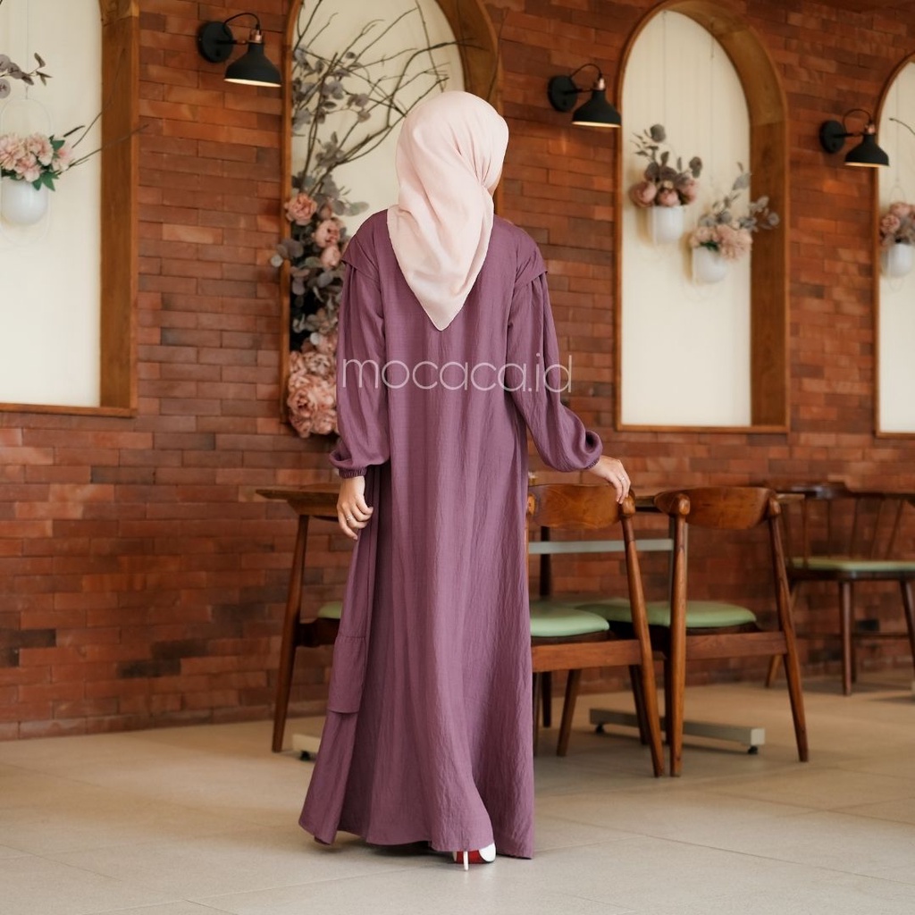 Gamis Lebaran Yumna Dress dari bahan Polo linen kancing busui friendly ada variasi remple di pundak dan rok saku lengan karet - wine ungu anggur