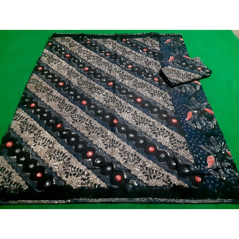 Sarung batik tulis asli produk madura