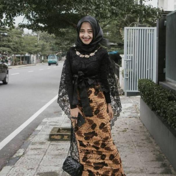 REKOMENDASI READY STOK Long Cape / Cape Panjang Brokat Brukat Wisuda / Kondangan