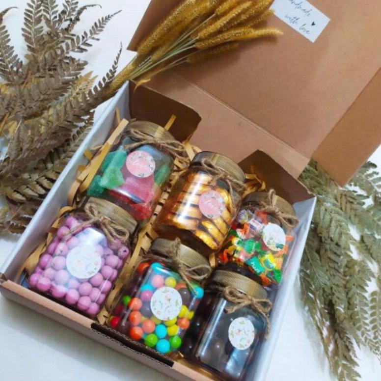 

Hampers Lebaran/Ramadhan Coklat Isi 6 Toples Cocok Untuk Kado Ultah,Wisuda, Persahabatan,Dll.