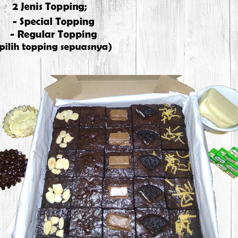 

✥ Fudgy Brownies Panggang Sekat ( free request notes ) / Size 20x20 cm / 25 Slices ➹