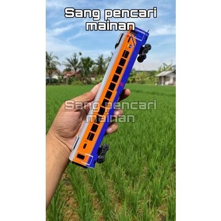 MAINAN MINIATUR KERETA API, GERBONG EKONOMI ERA PERUMKA,PALING TERBARU