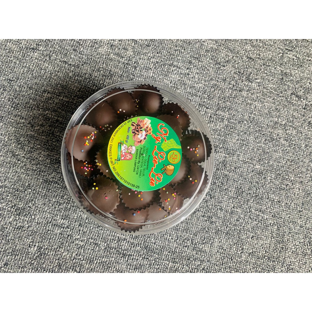 

NYONYA LIE LIE BOLA COKLAT