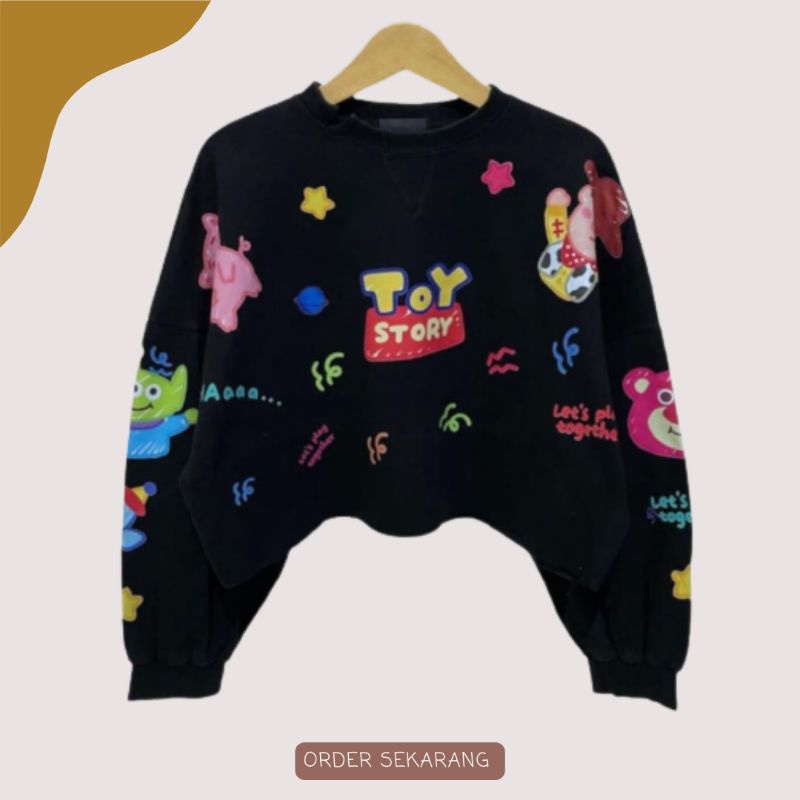 PIGGY FULL PRINT TOY STORY LOTSO ALLIEN CROP SWEATER (V1)
