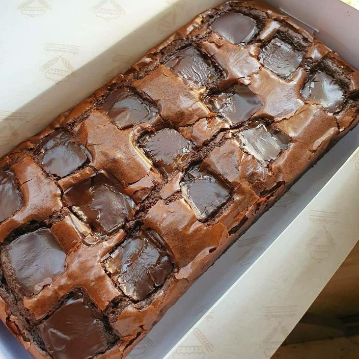 

♔ Single Toping Fudgy Brownie ➨