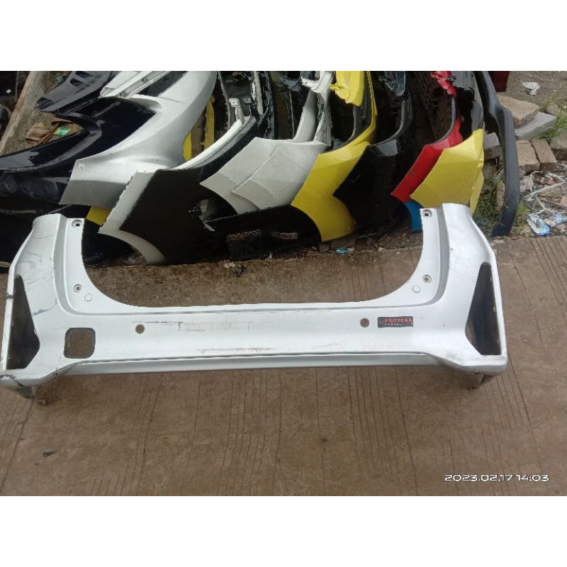 bumper belakang avanza veloz 2020