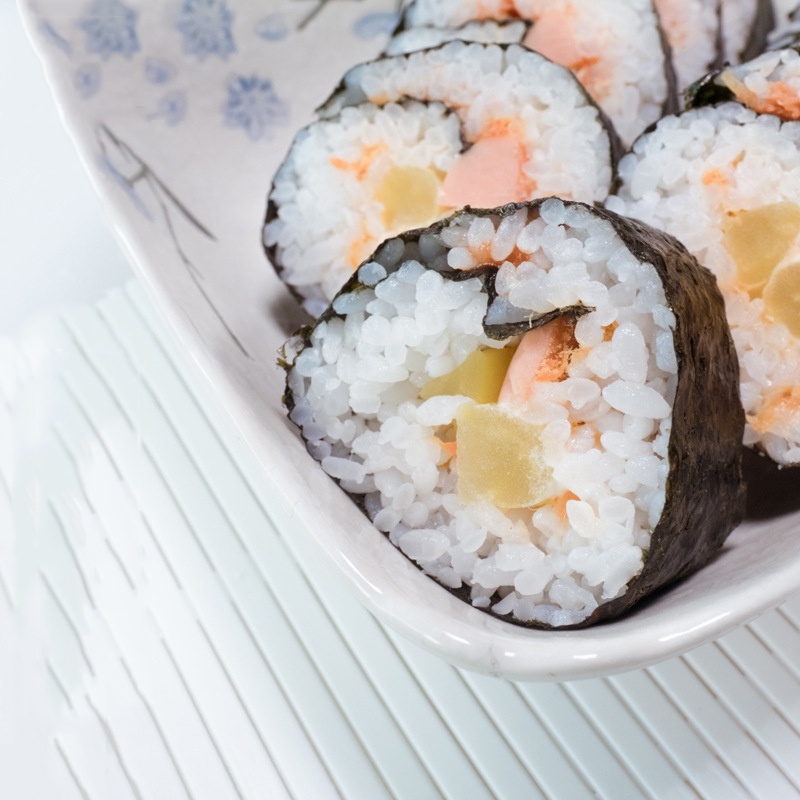 Tikar Penggulung Sushi Makisu Bahan Plastik Food Grade Roller Roll Alas Cetakan Nasi Bento Tatakan Piring