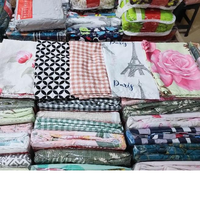 ➼ Sarung Bantal / Sarung Guling King Rabbit ●