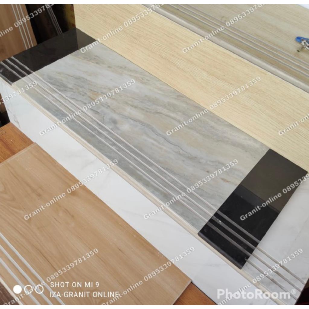 Stepnosing Granit Tangga Vevey Grey Kombinasi Hitam Per 1 Set , 30x80 + 20x80