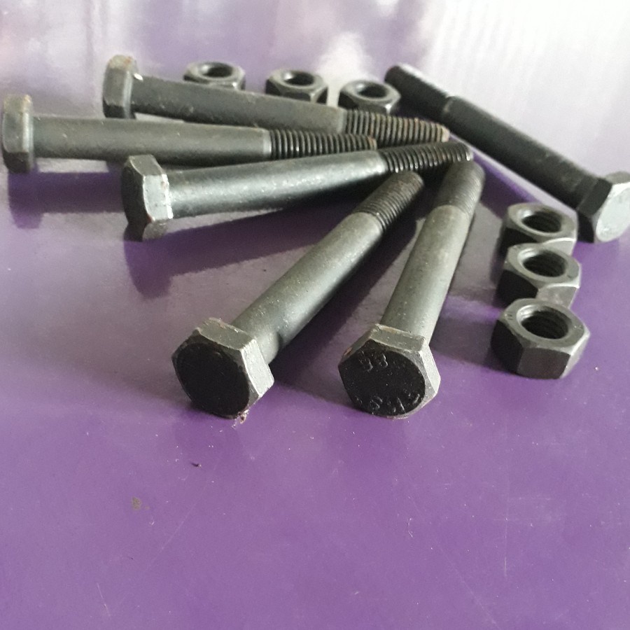 Baut + Mur Baja M10x120/Hitam Baja/Baja Grade 8.8/kunci 17