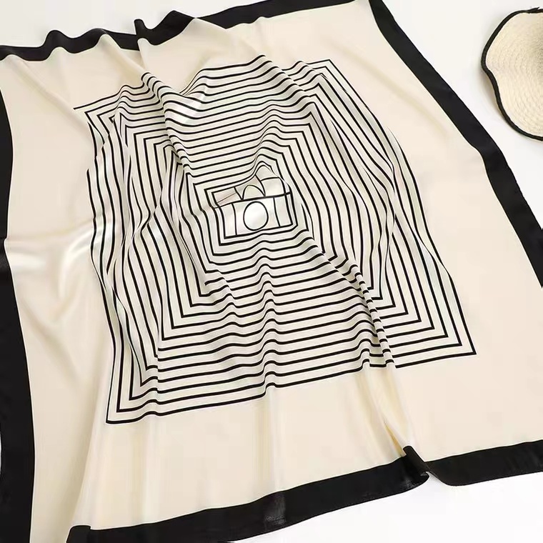 Versi Korea dari Syal Sutra Bergaris 90 Cm Besar Persegi Syal Wanita Sederhana Temperamen Selendang All-Match Versi Korea dari Multi Fungsional Simulasi Syal Sutra tas gantungan