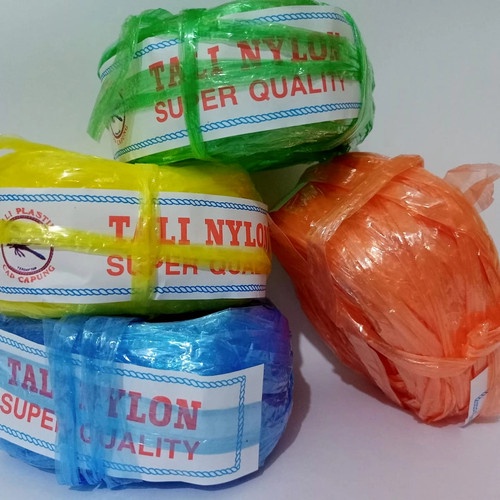 

TALI PLASTIK RAFIA CAPUNG 40 GRAM