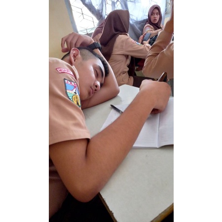 teman laknat tidak berakhlak