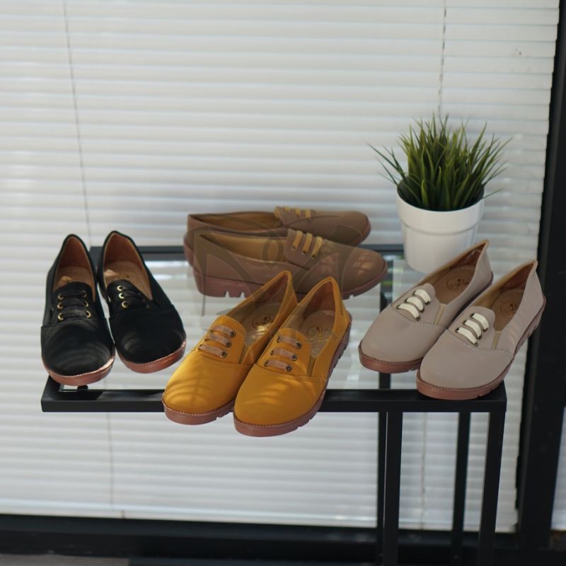 DISKON Vawel Sepatu Wanita Slip on Kasual Terlaris