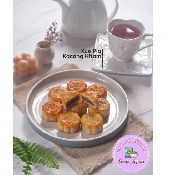 

Semangat Abis kue pia kacang hitam teratai wangi enak nikmat bikin nagih