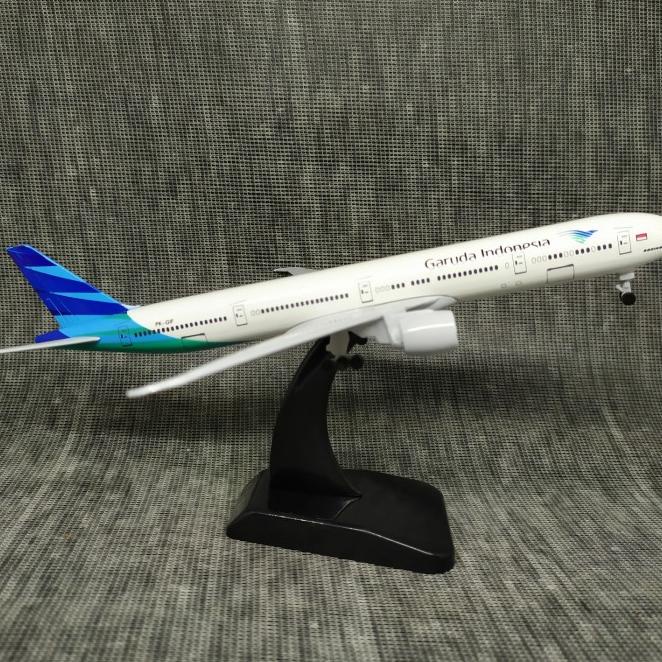 Diecast Pesawat Garuda Indonesia Boeing 777 300 Miniatur