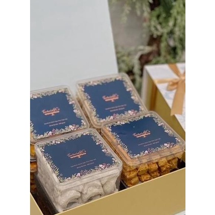 

MURAH HAMPERS KUE NATAL ISI 4 - LOVE HAMPERS READY YA KAK G6416BUJN