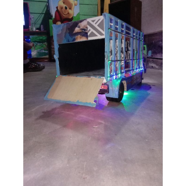 miniatur truk Wahyu abadi