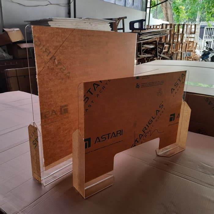 

Terlaris Pembatas Jarak Kasir Acrylic Model Kaki Uk. 100 Cm X 60 Cm