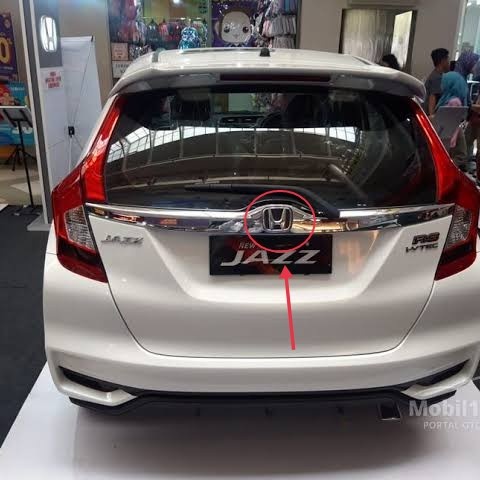 EMBLEM H BELAKANG HONDA JAZZ GK5 2015-2020 GENUINE