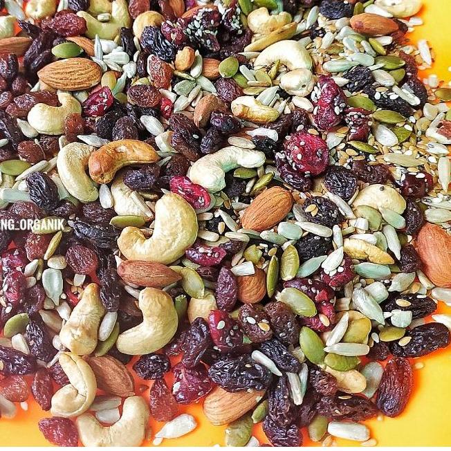 

➣ SUPER TRAIL MIX 1Kg - Almond, Cranberry, Pumpkin Seed, Cashew, Raisin, Sunflower Seed ♦