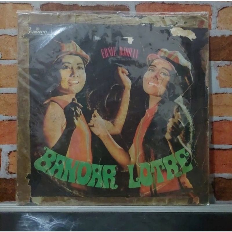 Vinyl Piringan Hitam 12 inch Ernie Djohan-Bandar Lotre