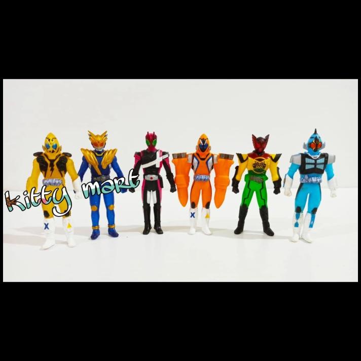 Mainan Kamen Rider Set 6 Action Figure Baja Hitam