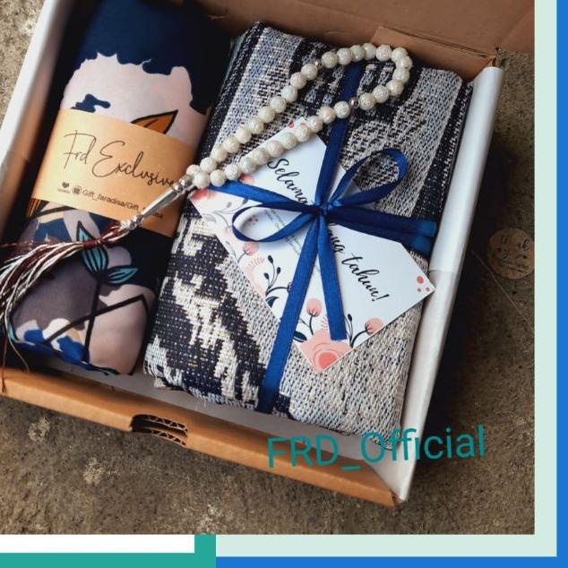 

☑ Hampers Muslim Murah (Hijab + Sajadah + Tasbih) souvenir kado hadiah gift hamper ultah nikah wedding wisuda graduation sempro guru perpisahan ❅