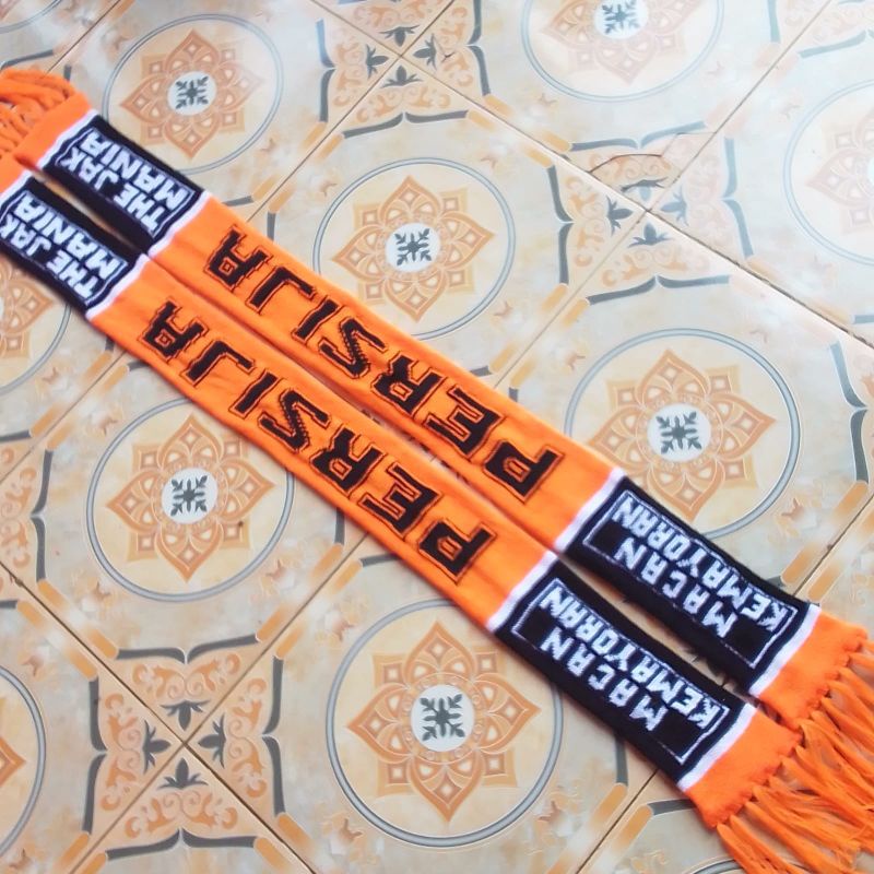 syal rajut.syal persija