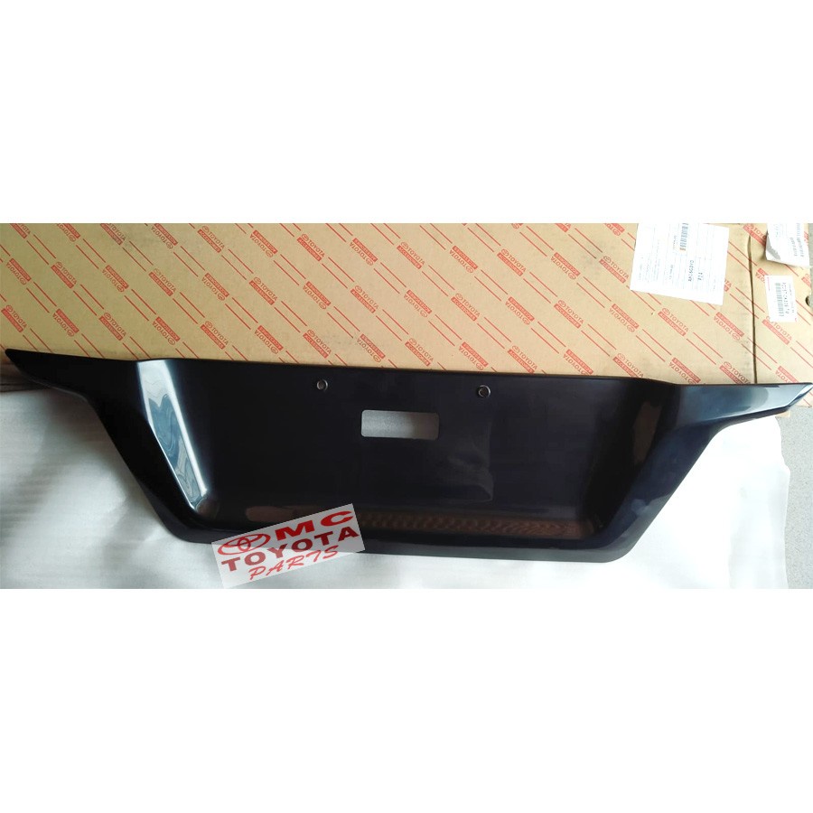 List ornament Tatakan Plat Nomor Belakang Innova Grand PZ057-0K506-TM