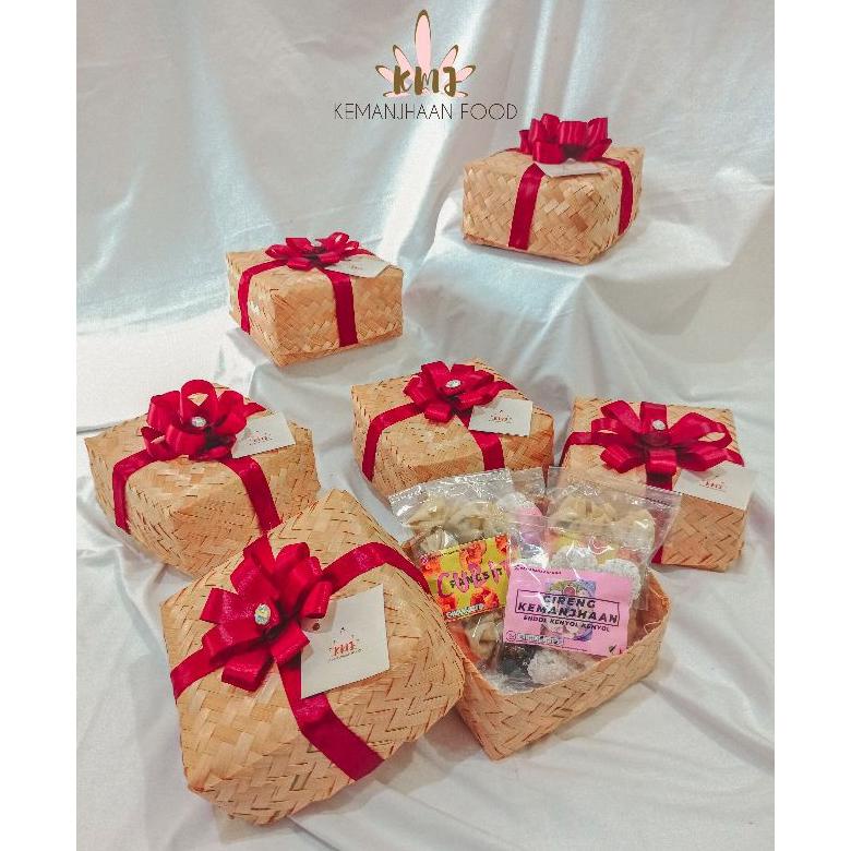 

Produk - Hampers/Parcel Lebaran By Kemanjhaan Food ( Lebaran/Natal/Imlek/Bingkisan/Besek/Seserahan) Promo Best Seller!!