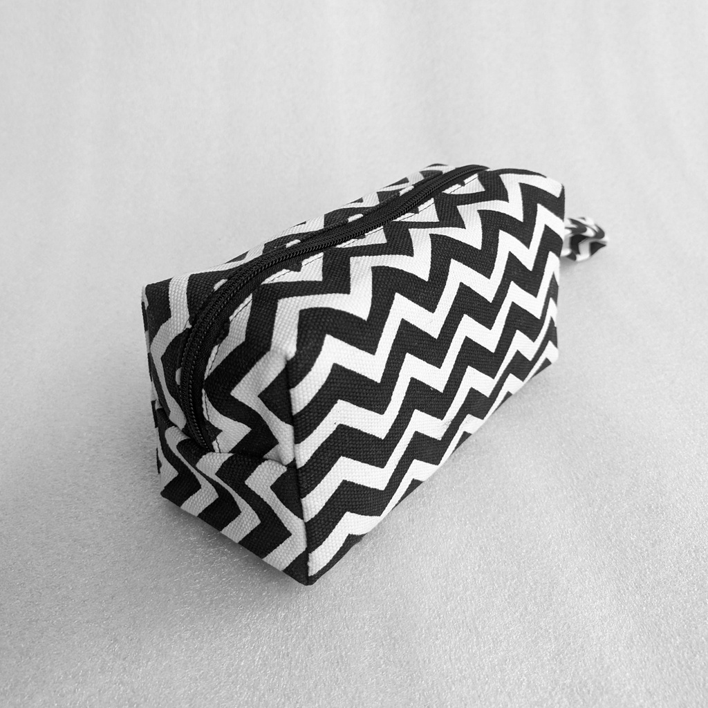 Pouch Kanvas Kotak Bisa Untuk Souvenir 18x9x7cm Varian Zigzag