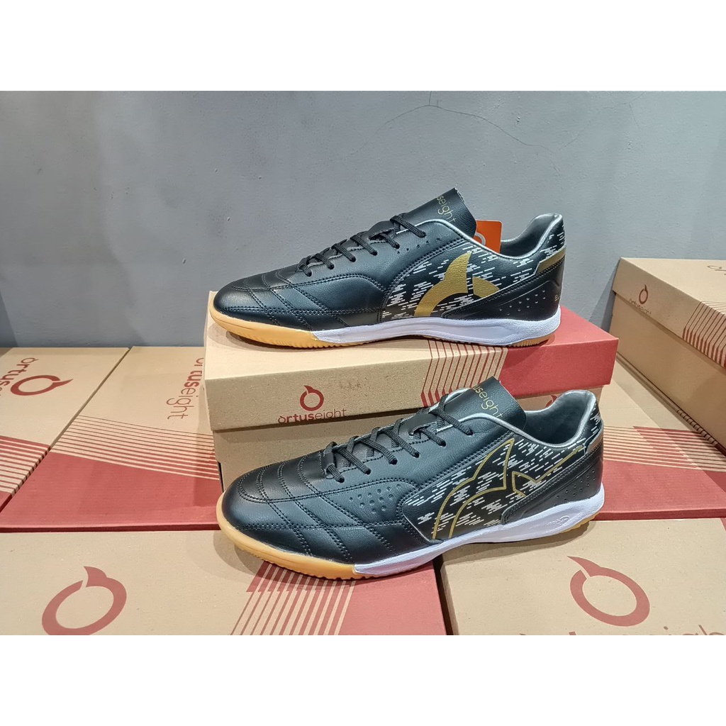 SEPATU FUTSAL ORTUSEIGHT HITAM KUNING SOL PELANGI