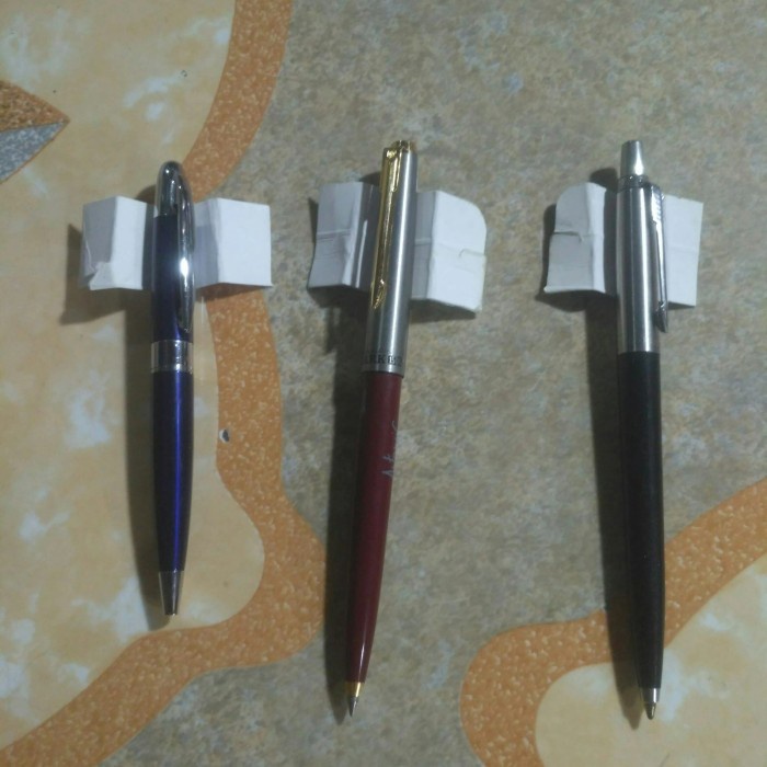 

aneka pulpen Parker seken untuk 3 pis sekaligus