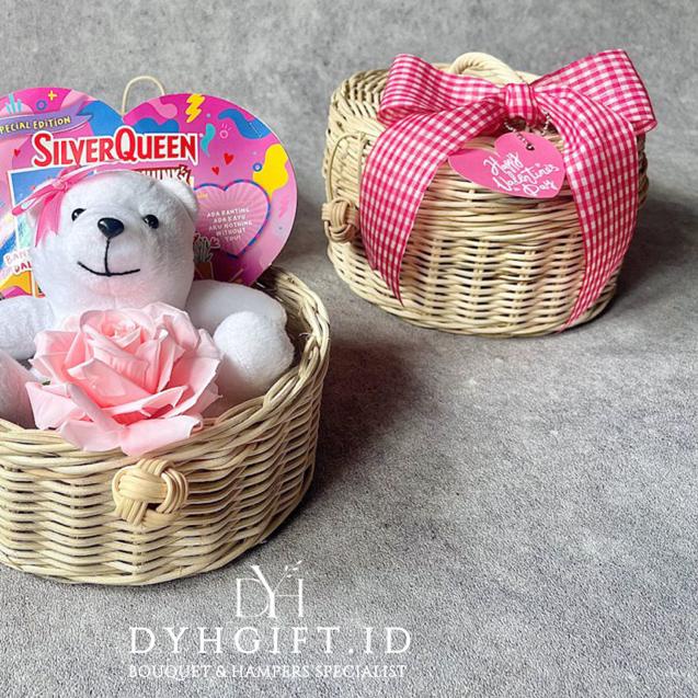 

➹ BELOVED HAMPERS VALENTINE | HADIAH PACAR | VALENTINE HAMPERS | PARCEL VALENTINES | KUE VALENTINE | BINGKISAN VALENTINE | KADO VALENTINE ✥