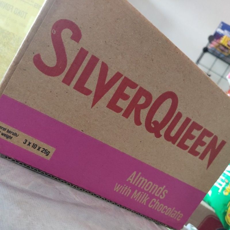 Silverqueen Coklat Almond 750g