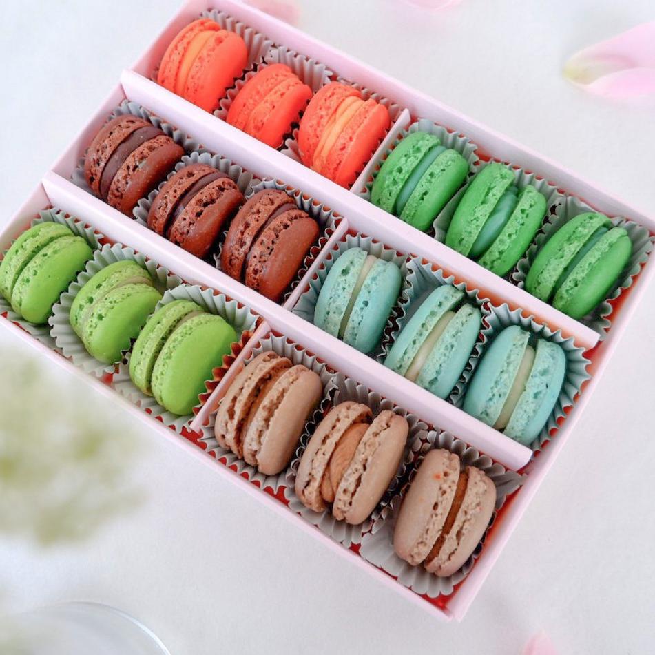 

♘ SPECIAL BABY MACARON 18 PCS ➧