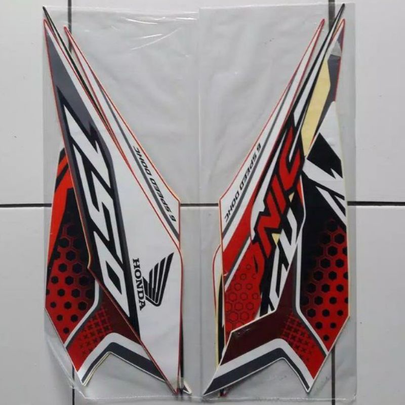 striping sticker Lis motor standar Honda Sonic 150R taun 2019 warna merah putih ready