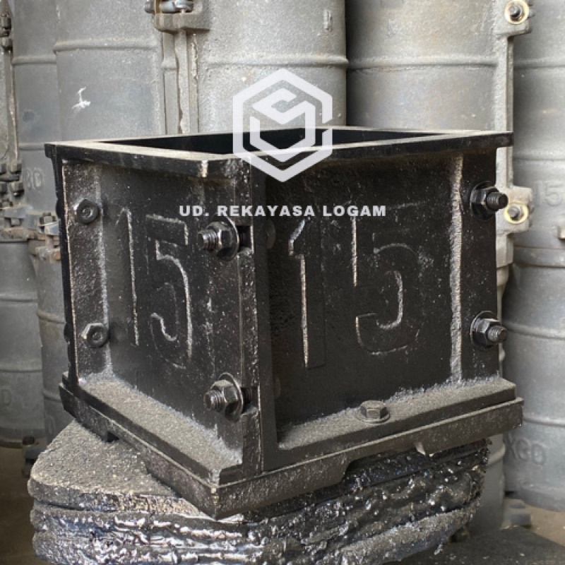 CETAKAN KUBUS BETON UKURAN 15 X 15 X 15 cm
