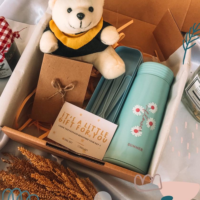 

✿ GIFT BOX/ HAMPERS/ GRADUATION/ BIRTHDAY/ ANNIVERSARY/ HAMPERS LEBARAN ☂